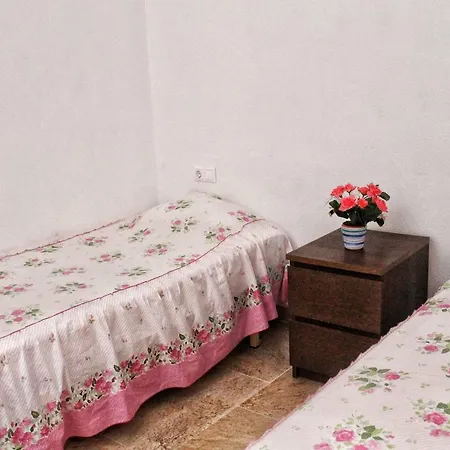 Apartment A Stone'S Throw From Santa Barbara Alicante Extérieur photo