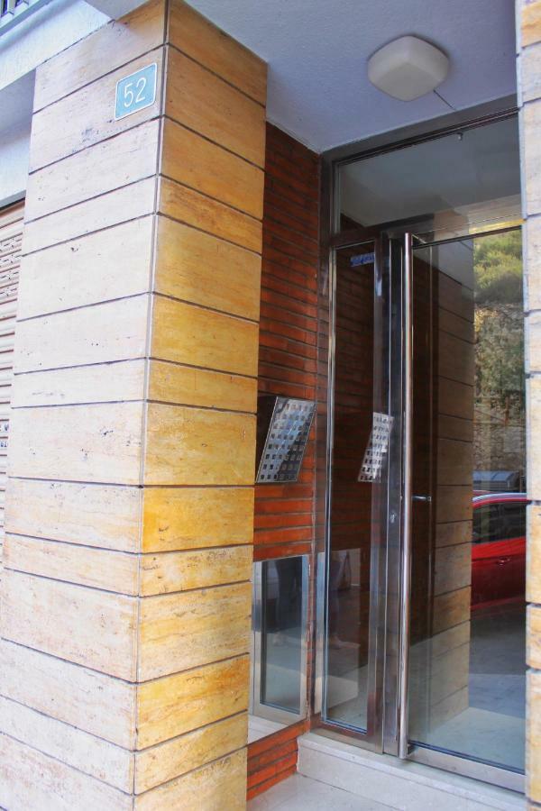 A Stone's Throw From Santa Barbara Appartement